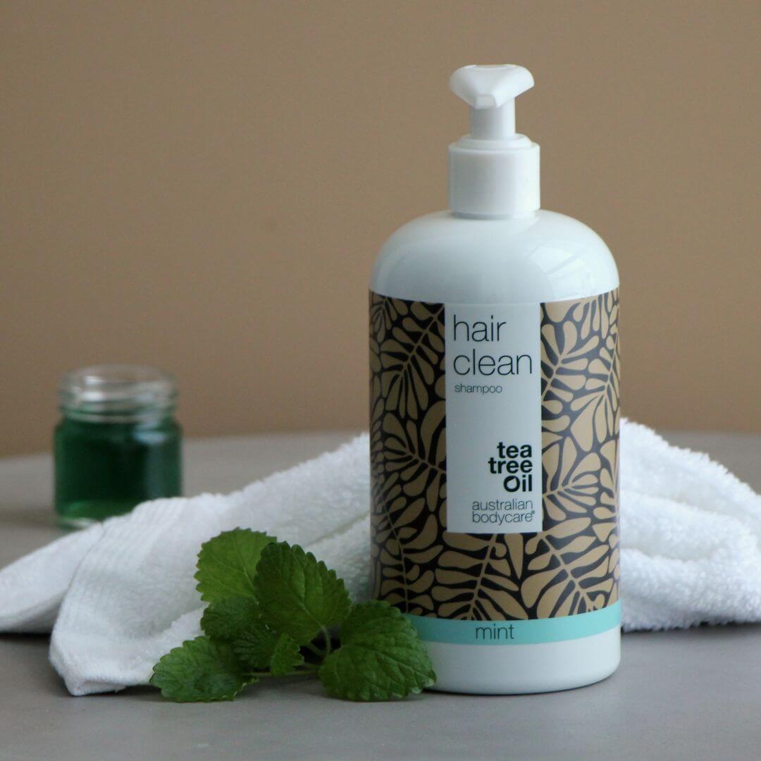 4 för 3 tea tree schampo 500 ml Mint — paketerbjudande - Paketerbjudande med fyra schampon (500 ml): Tea tree oil Mint