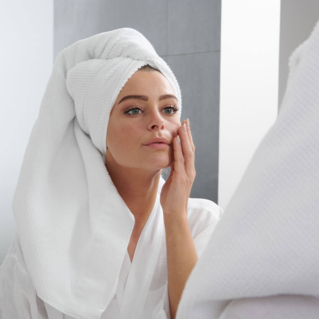 Ansiktskräm med Tea Tree Oil - Mot finnar, För normal till fet hud samt blandhy