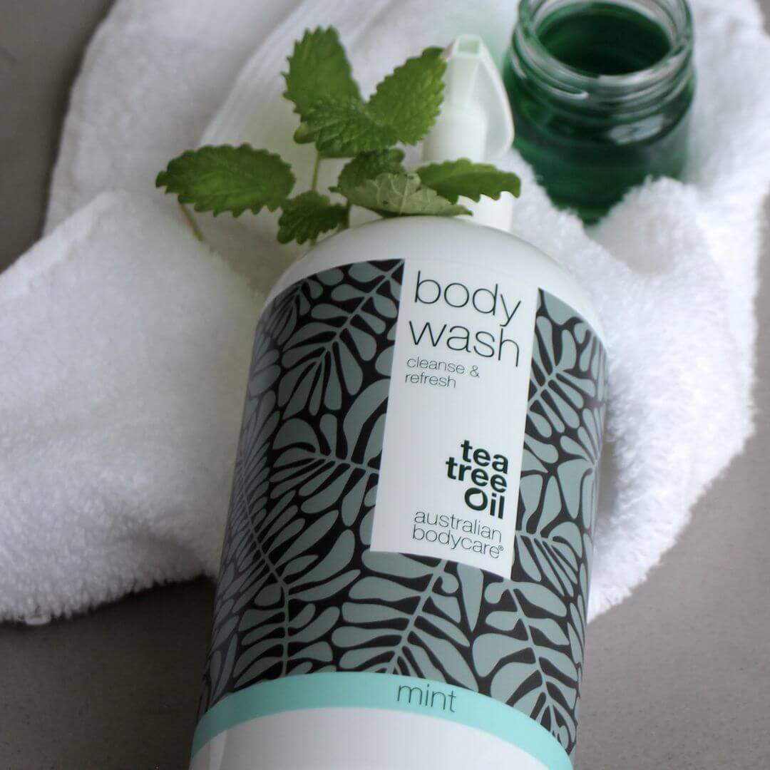 4 för 3 tea tree Body Wash 500 ml med Mint — paketerbjudande - Paketerbjudande med fyra Body Wash (500 ml): Tea tree oil Mint