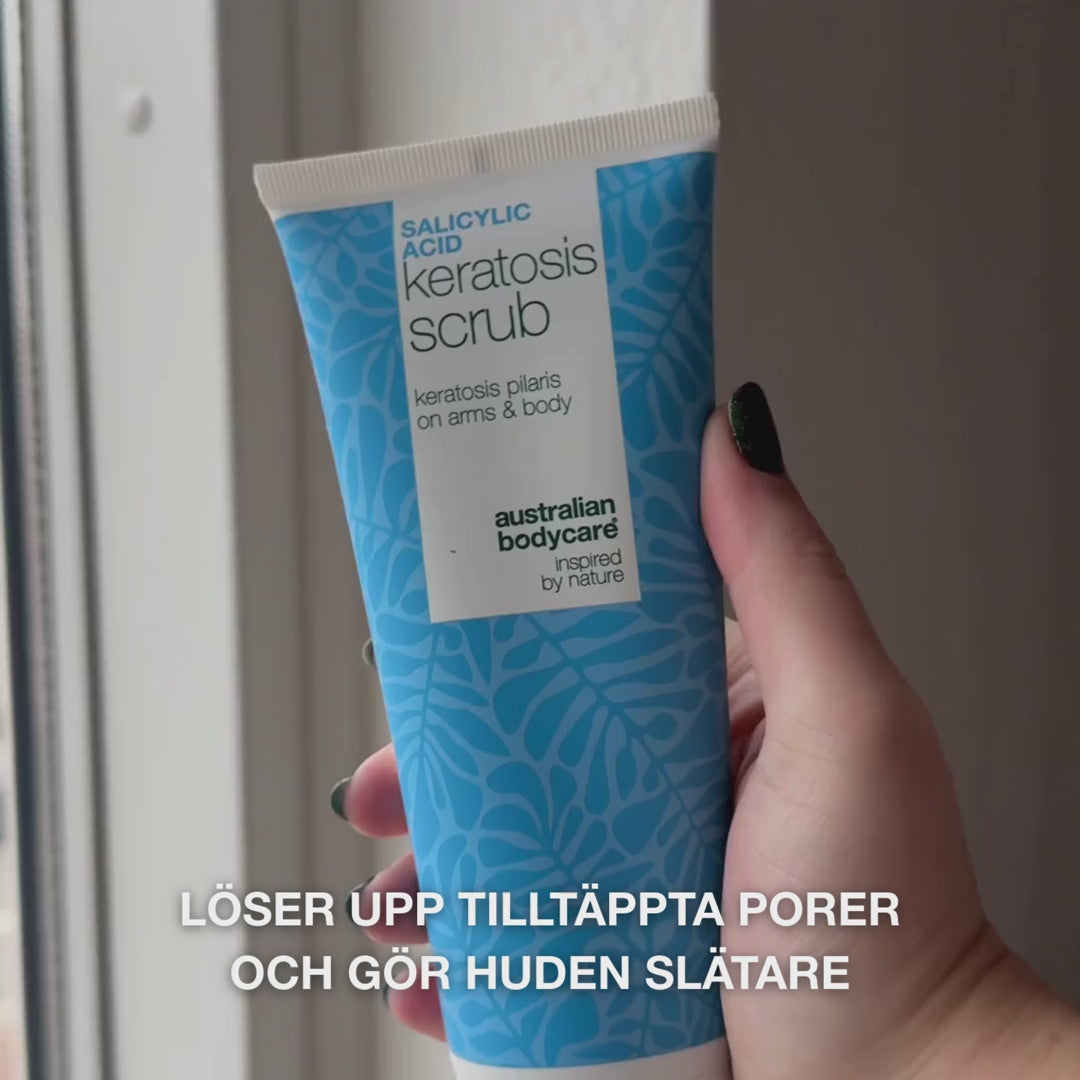 Keratosis Pilaris Body Scrub tar bort döda hudceller och jämnar ut huden. Innehåller salicylsyra, glykolsyra, allantoin och glycerin för slät hud.