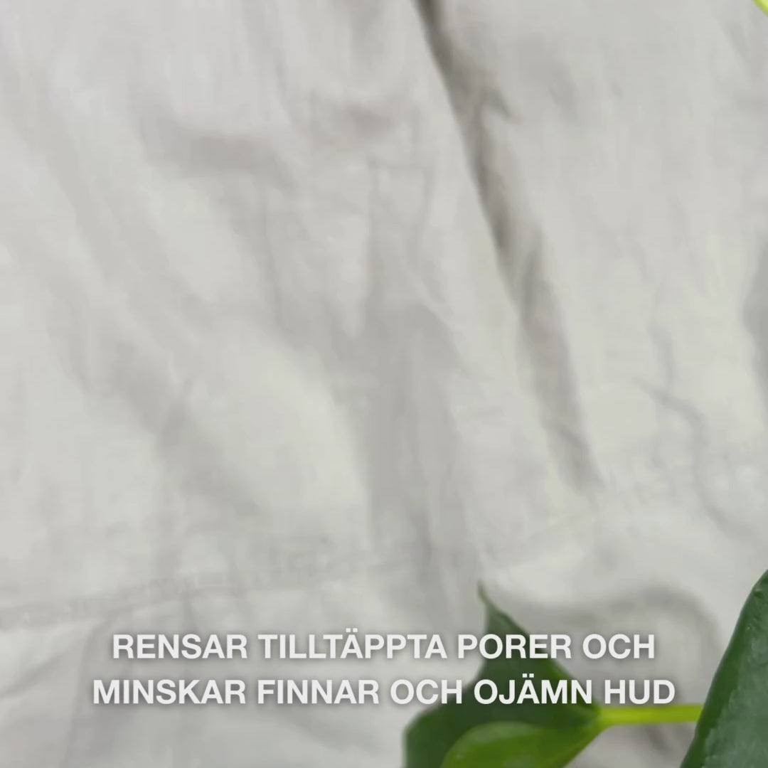 Salicylsyra serum mot pormaskar och blank hud. Innehåller Zinc PCA, grönt te, hyaluronsyra och glycerin.