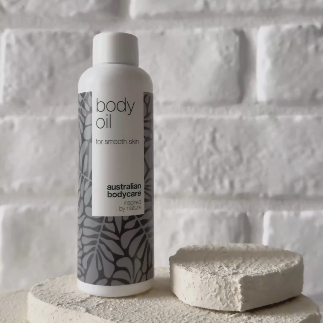 Body Oil minskar bristningar, ärr och pigmentfläckar. Med mandelolja, squalane och vitamin E återfuktas och mjukgörs huden.