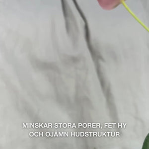 Salicylsyra-toner rengör porer, minskar finnar och balanserar fet hud. Perfekt för daglig användning.